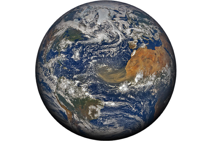 Dust Traverses the Atlantic Ocean